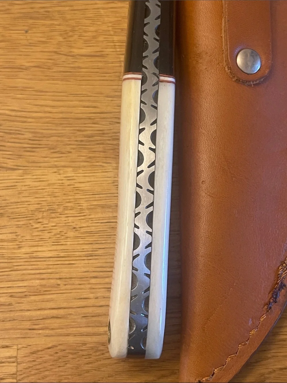 White Handle Damascus Fixed Blade Knife – Elegant Hunting & Utility Knife